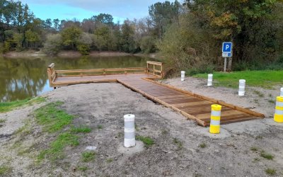 Deux nouveaux pontons de pêche accessibles aux personnes en situation de handicap aménagés en Gironde